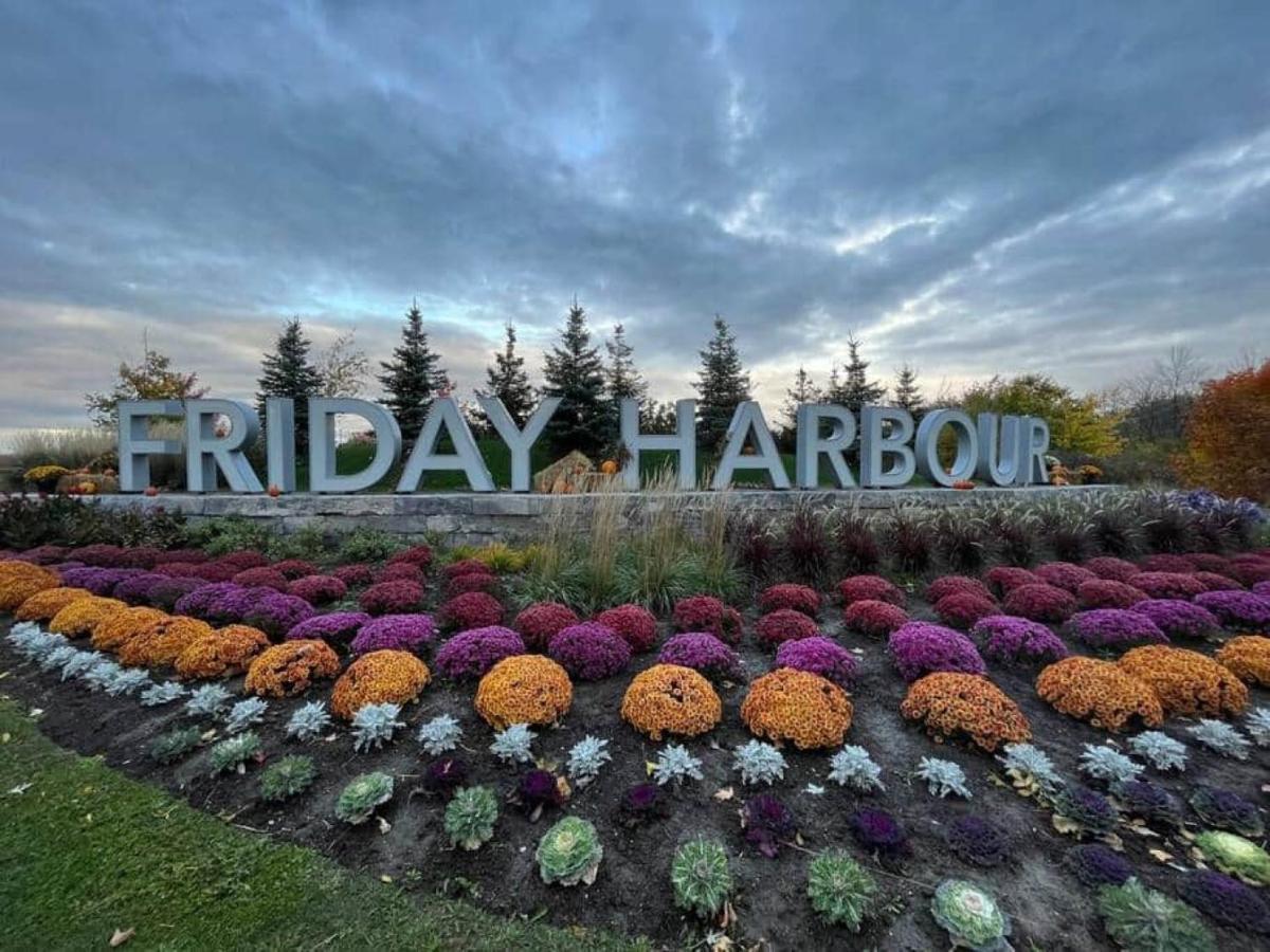 Stunning Stayz At Friday Harbour Beach Marina Resort Lake Simcoe Innisfil 외부 사진